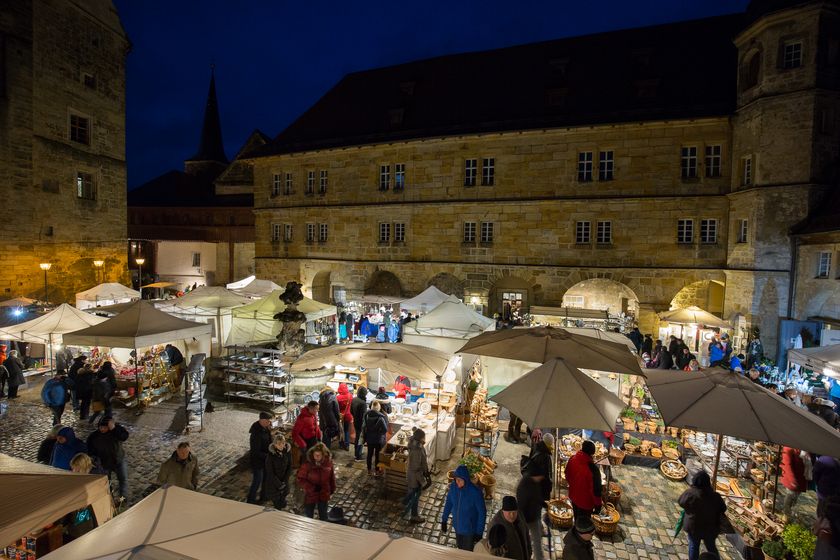 Weihnachts- und Töpfermarkt im Schloss Thurnau